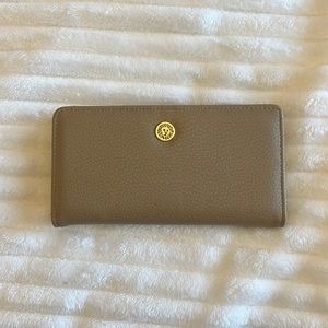 Ann klein wallet